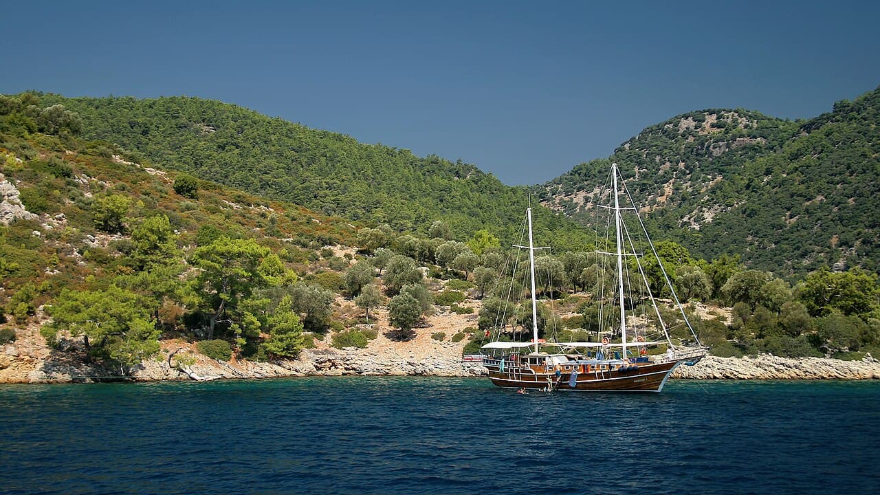 Sarsala Bay — secluded swimming stop near Göcek