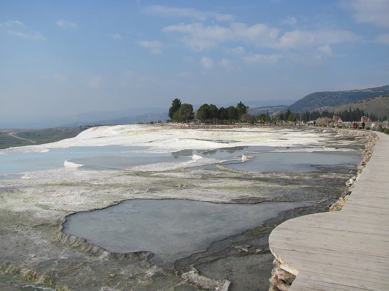 Cascading turquoise pools on Pamukkale's limestone terraces